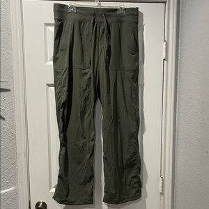 lululemon athletica women’s Forest Green Cargo Pants